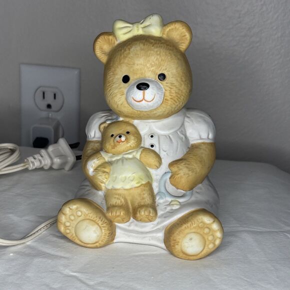Vintage Collectible Mama Bear With Bow and Baby Bear Night Light - Tested - Picture 2 of 7
